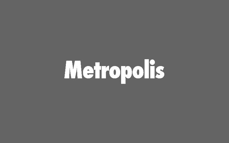 Ragazzo di 12 anni cade sui binari della metro e viene investito, è grave
