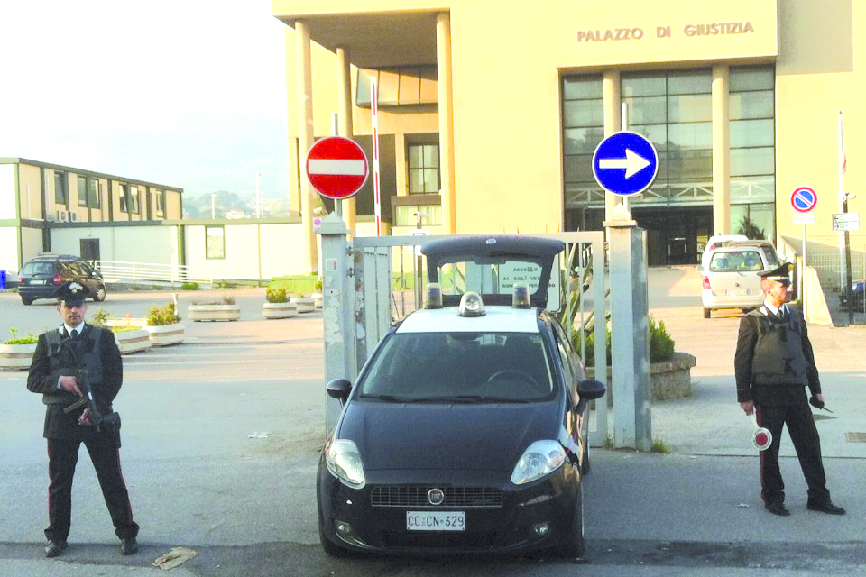 Torre del Greco, picchiava la moglie da 15 anni: il marito-orco in cella - Vimarsana News