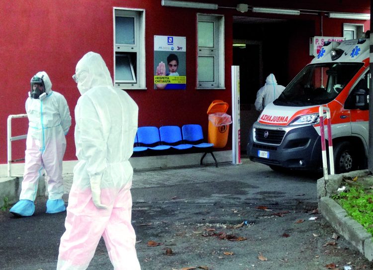 Covid in Campania, altri 369 positivi al virus e 5 morti