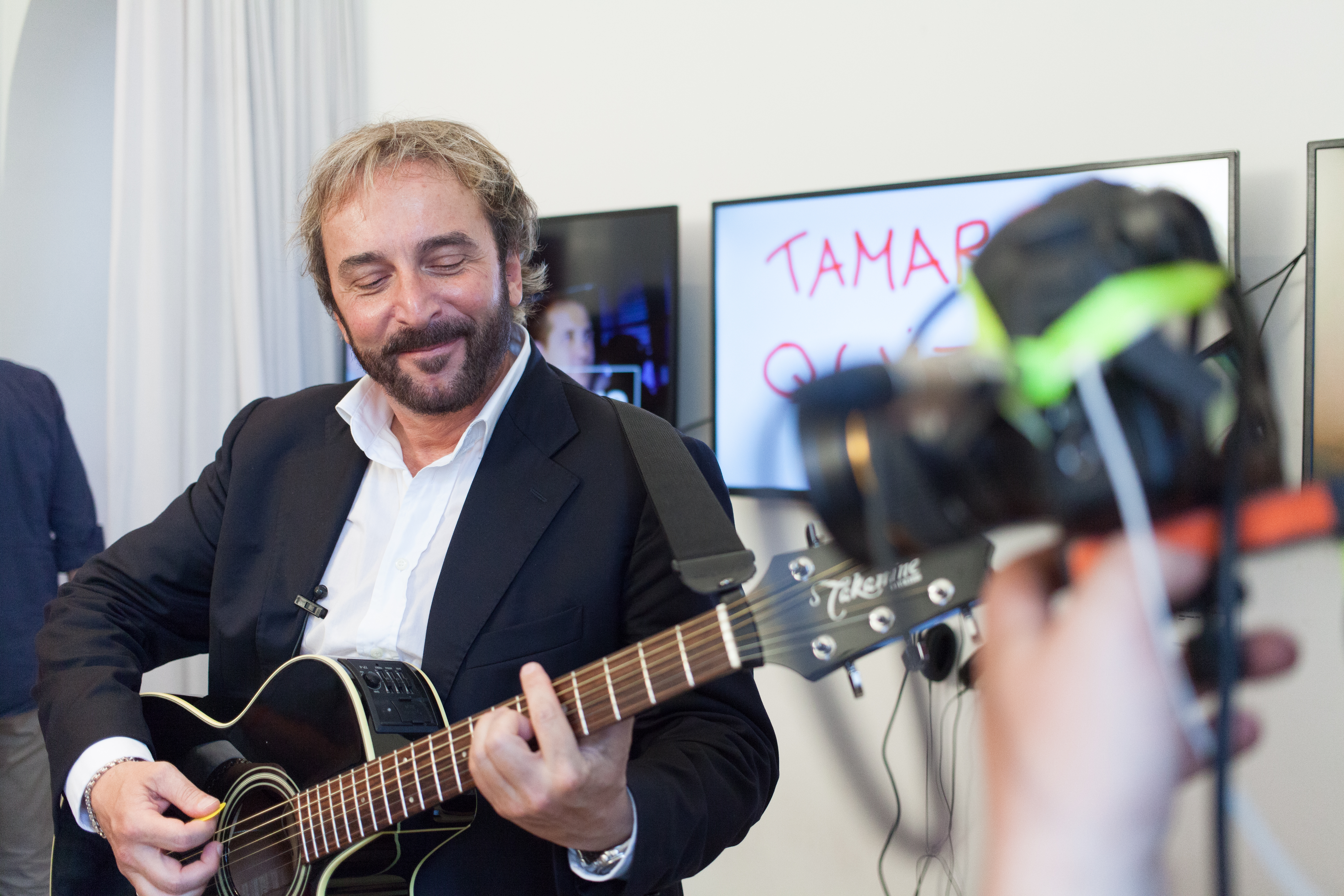 La spinta di Tony Tammaro: la vita è un morso, divoriamola - Vimarsana News