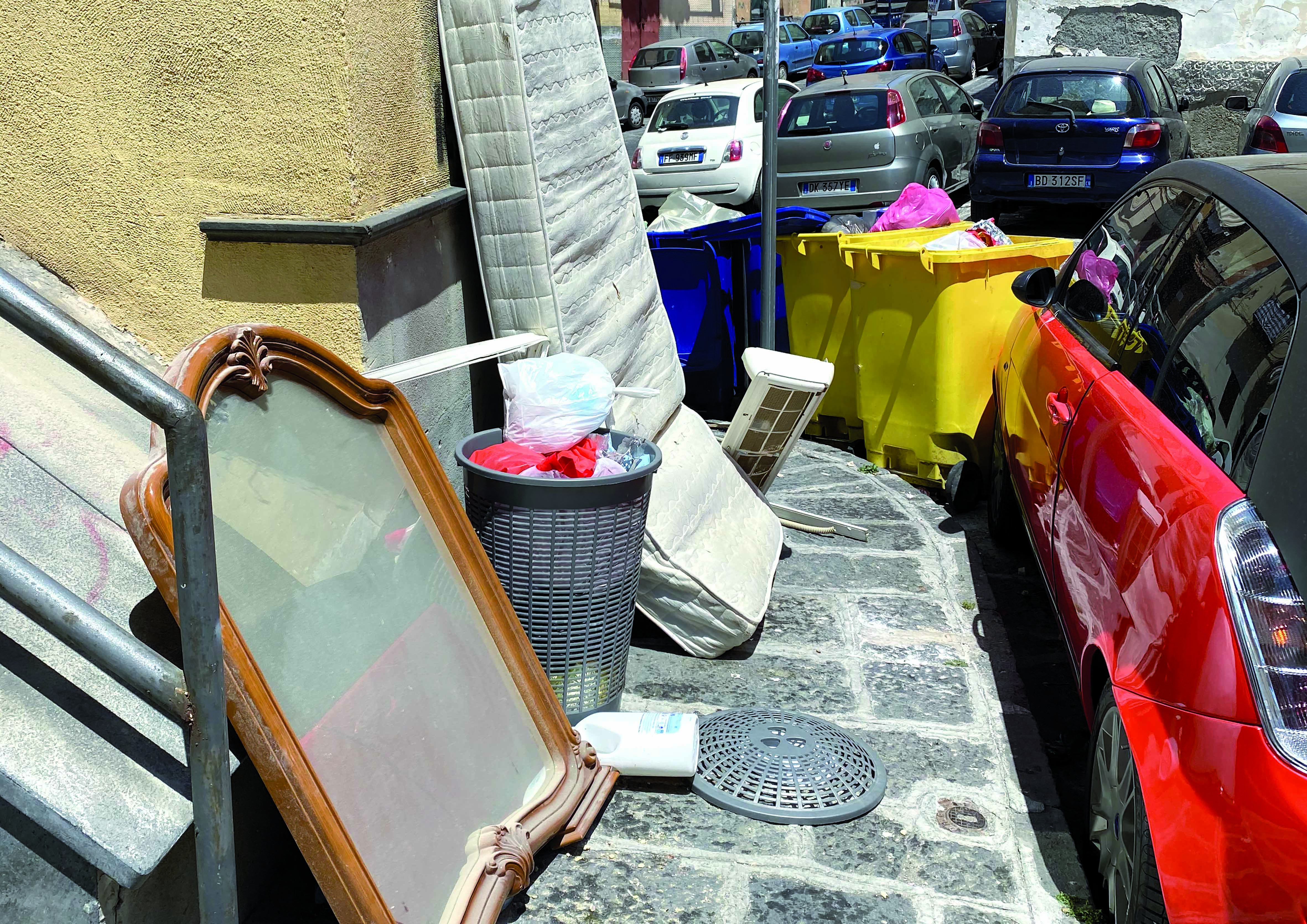 Caos rifiuti a Torre del Greco, l'ombra di due ditte dietro le «ingerenze politiche» denunciate dalla Buttol - Vimarsana News