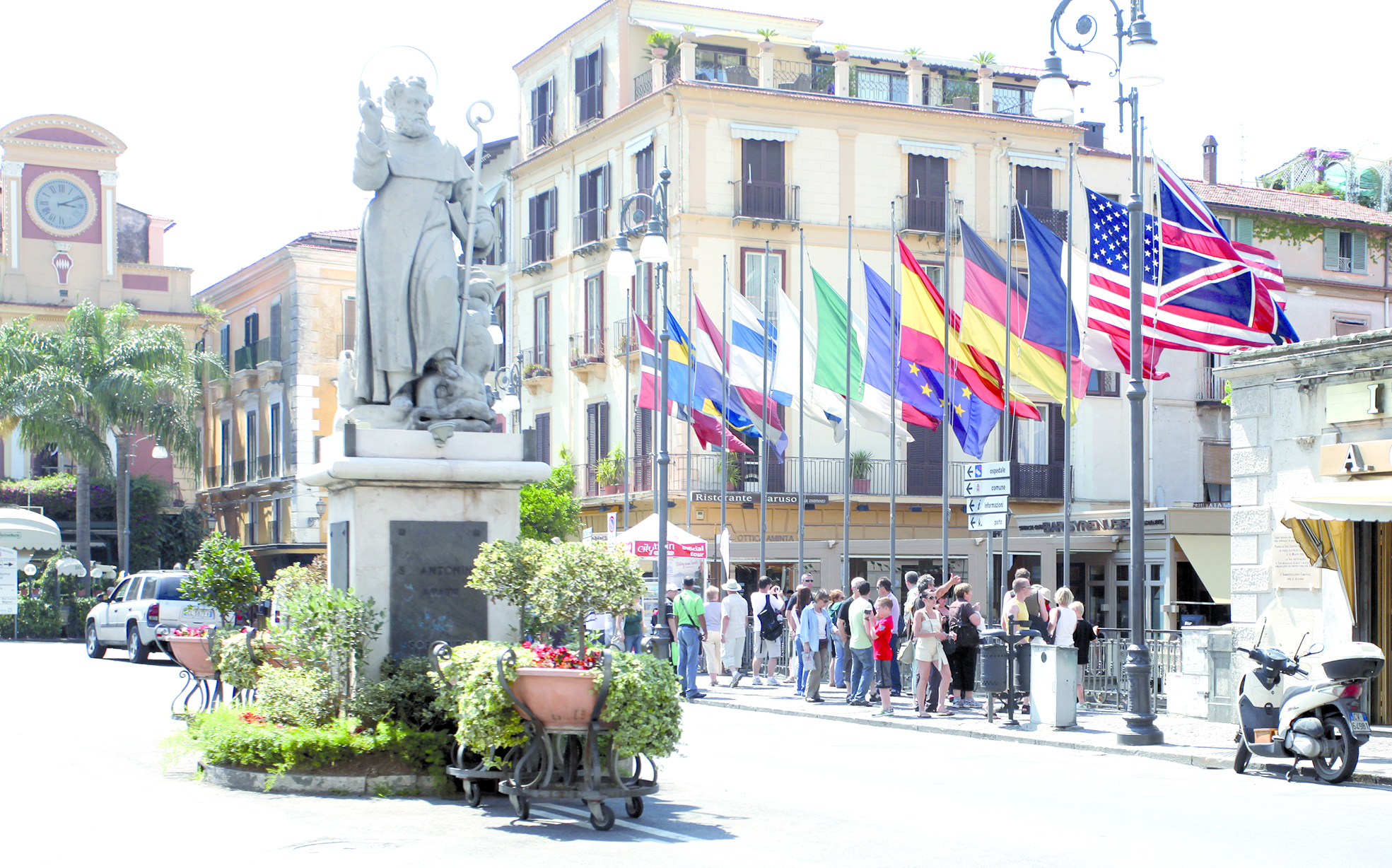 Degrado e caos in centro, il declino di Sorrento. Commercianti e operatori: «Così il turismo va ko» - Vimarsana News