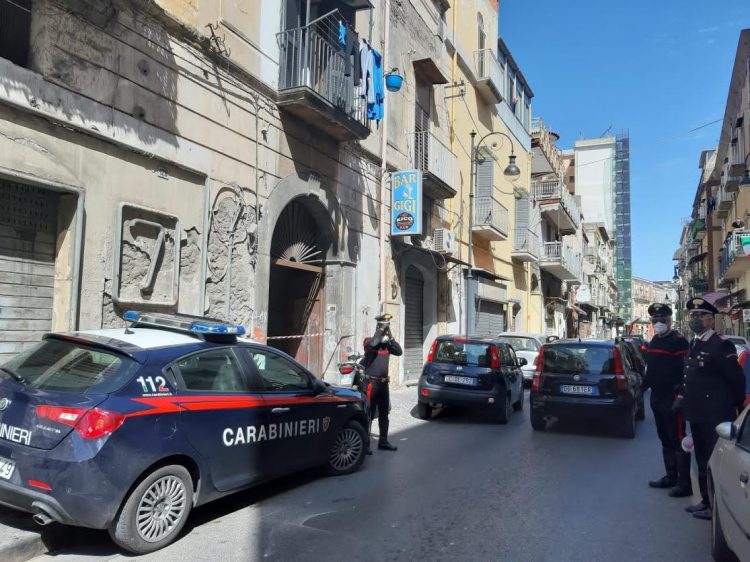 Inferno a Torre Annunziata, spari in strada: la gang delle stese ferisce una trans - Vimarsana News