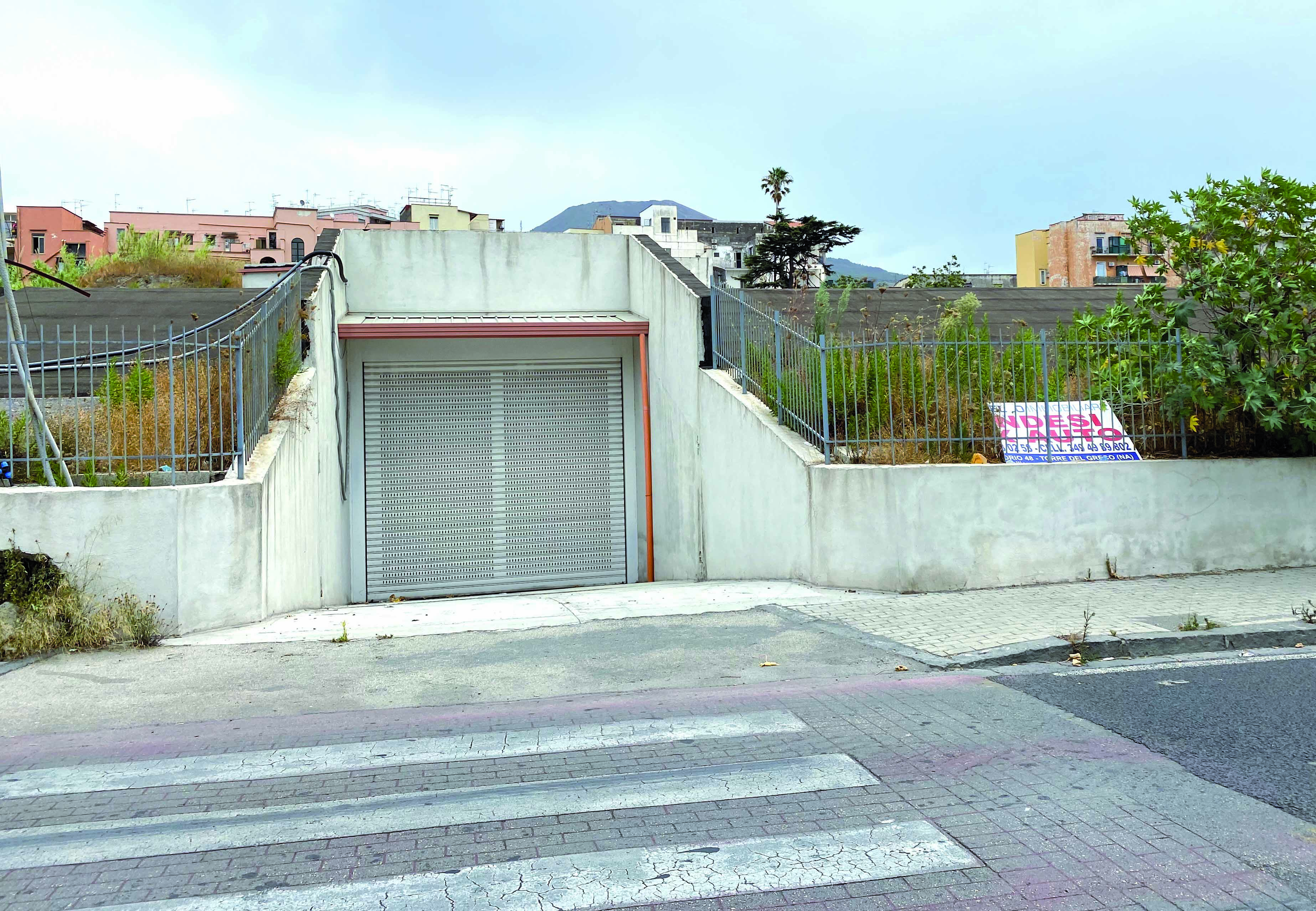Box auto a Torre del Greco: Comune bocciato 3 volte dai giudici, ma il sindaco insiste per lo stop - Vimarsana News