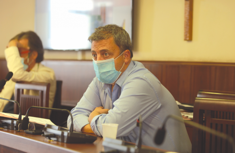 Bonus per i poveri a Torre del Greco: Palomba sbaglia i conti, boom di esclusi dai fondi