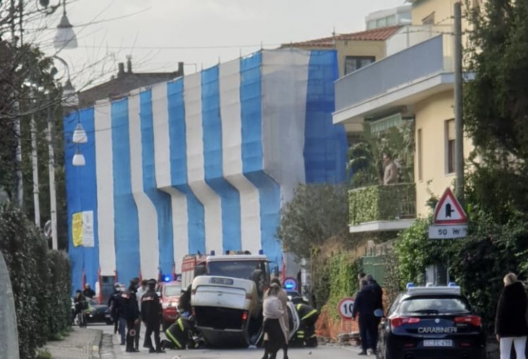 Tragedia a Sorrento, incidente mortale in centro: una vittima