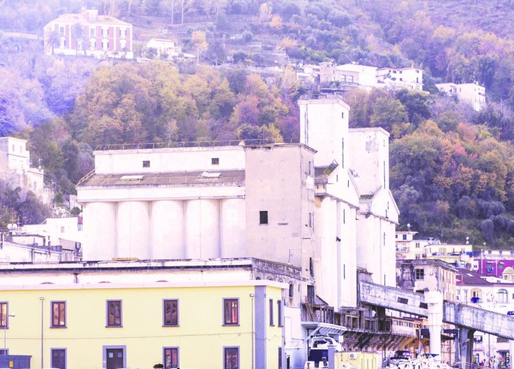 Castellammare. Il Comune chiede fondi al governo per demolire i silos
