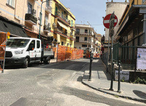 Cantiere-lumaca a Torre del Greco: traffico in tilt, automobilisti ostaggio dei lavori