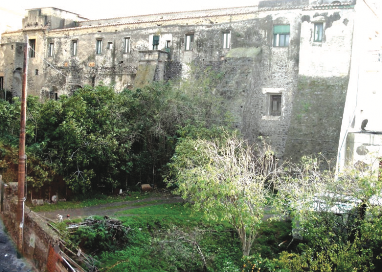 Abusi edilizi al monastero di Torre del Greco: doccia gelata dopo 13 anni, addio al sogno-parcheggi