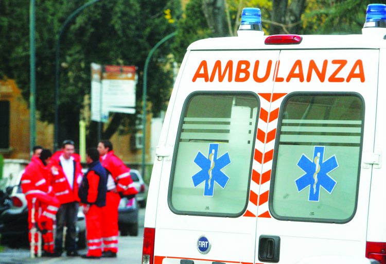 Tragedia a Gragnano, cade dal quarto piano: muore un quattordicenne