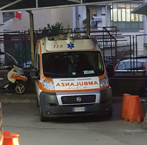 Ambulanze senza barelle, ritardi nei soccorsi nell’area stabiese e vesuviana