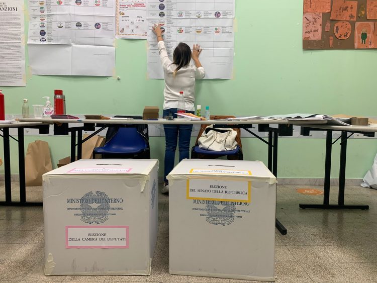 Torre del Greco guarda al voto del 2023: FdI in pole, Pd pronto al ritorno e incognita M5S