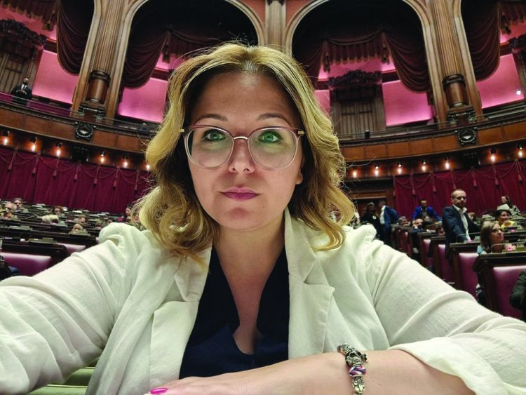 L’ex deputata Teresa Manzo va in Procura: “Dossieraggio contro di me”