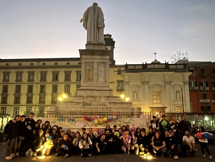 In piazza a Napoli il Movimento giovani contro Meloni