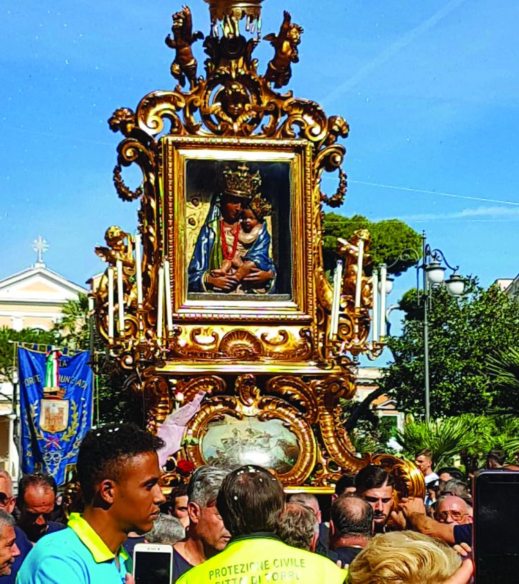 Torre Annunziata, festa della Madonna della Neve: la processione cambia itinerario