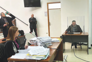 Scandalo rifiuti a Torre del Greco, svolta nel processo a Borriello | VIDEO