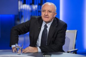 Scandalo Pd, De Luca all’attacco: “Dirigenti miserabili”