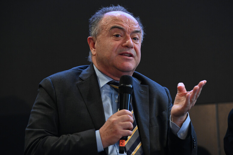 Napoli in piazza dopo la vittoria del “No” al referendum: «Meloni ora vada a casa»