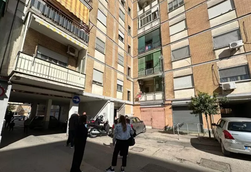 Azzannata da un pitbull mentre gioca con i genitori nella villa comunale, una bimba di 2 anni di Salerno viva per miracolo