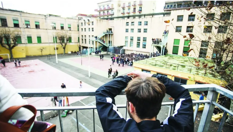 ESCLUSIVA M+ | Abusi su due studentesse: in attesa della sentenza contro bidello del liceo di Castellammare