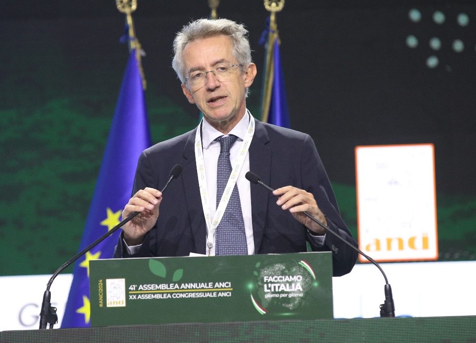 Trasporti, Fico accelera sulla metro: «Sinergia totale per collegare Napoli e provincia»