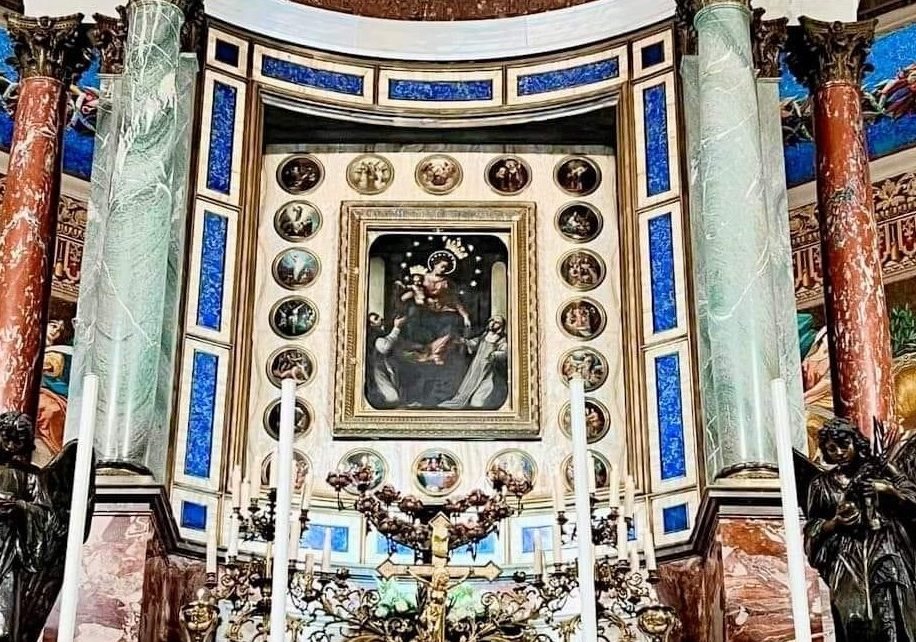 Somma Vesuviana riabbraccia la statua della Madonna di Castello