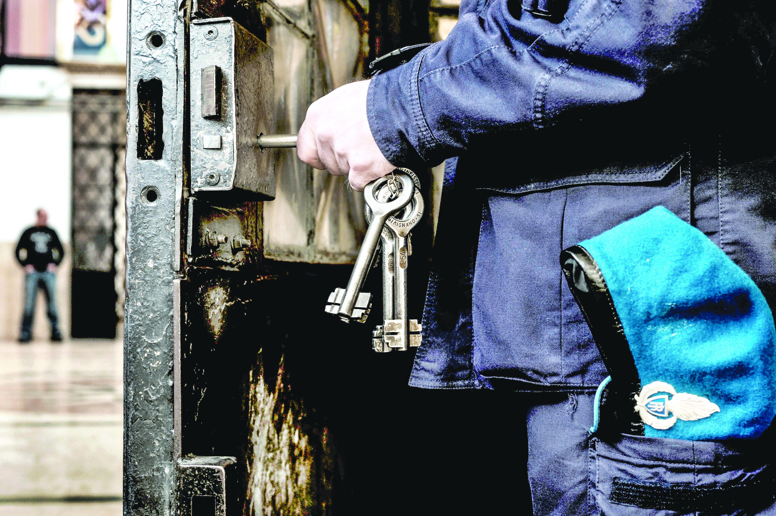 Emergenza carceri: nuovo suicidio in Campania. Ciambriello: «Si muore di abbandono»