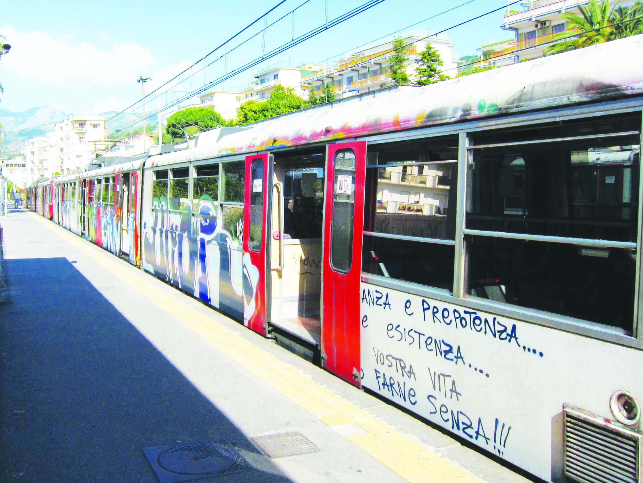 Trasporti, l’affondo di Zuchtriegel: «Circum penalizza il turismo, la Regione intervenga»
