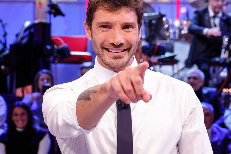 Stefano De Martino: “Ho iniziato a studiare per Sanremo, sto pedalando”