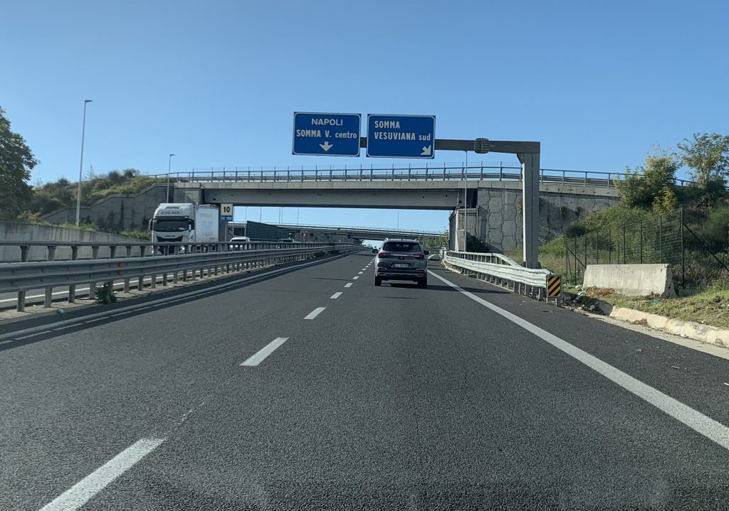 Statale del Vesuvio 268: autovelox e stop ai tir, incidenti in calo dal 2023