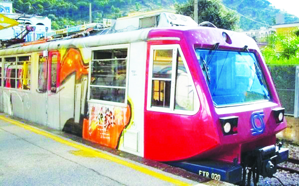 Un manager di Ferrovie dello Stato alla guida di Eav, la poltrona di De Gregorio traballa