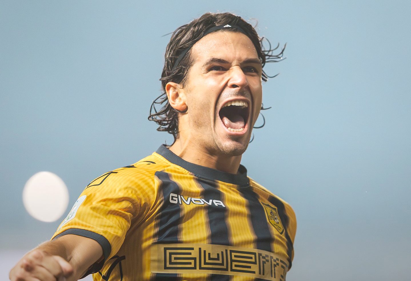 Juve Stabia, l’incubo è finito: lo Spezia si inchina, la salvezza è realtà