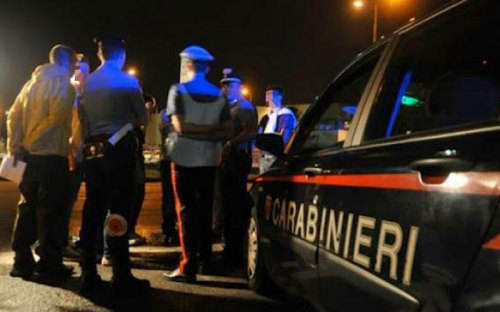 I re della truffa delle «tre carte». Due cugini torresi guadagnavano fino a mille euro al giorno