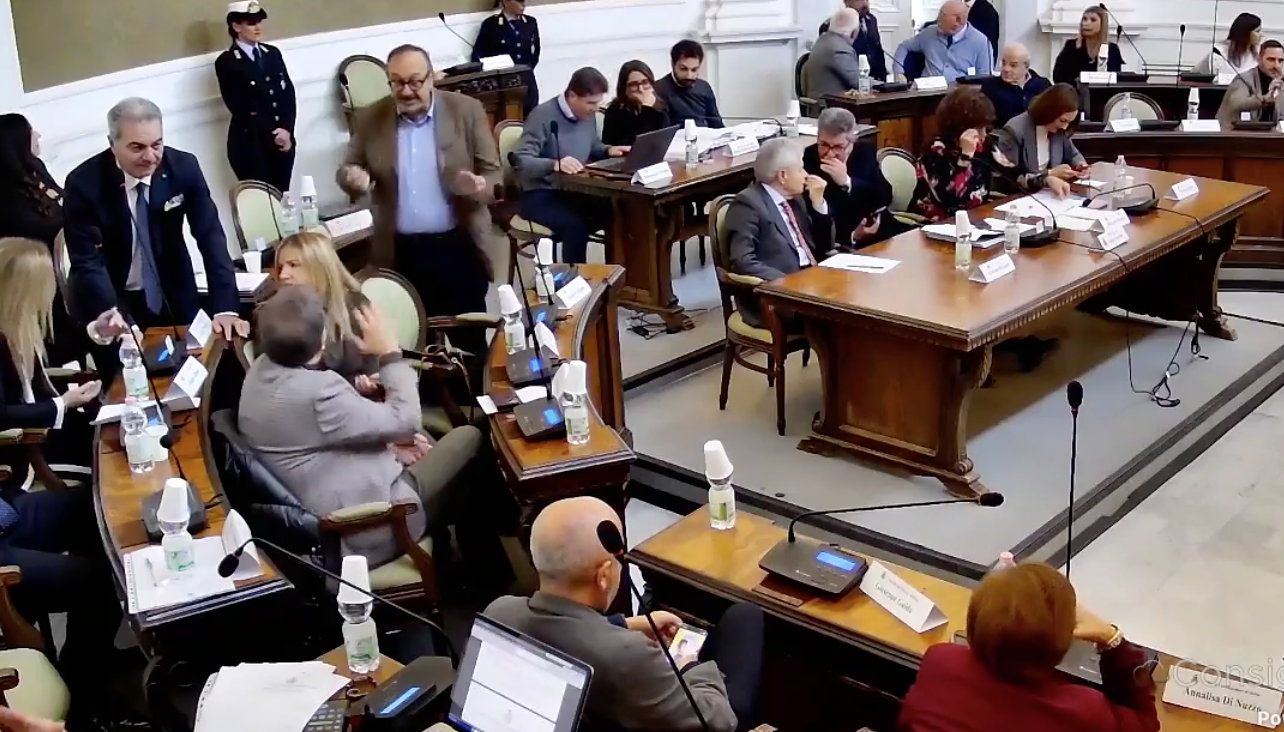 Castellammare. Il Pd riabbraccia Vicinanza, la crisi politica è alle spalle