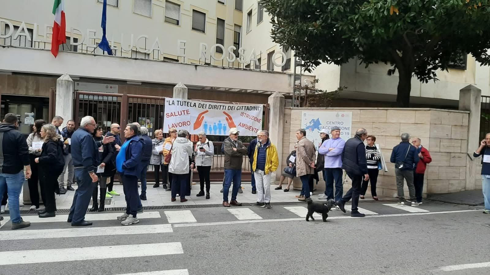 Vico Equense marcia per il diritto alla salute: 200 persone in corteo per il pronto soccorso