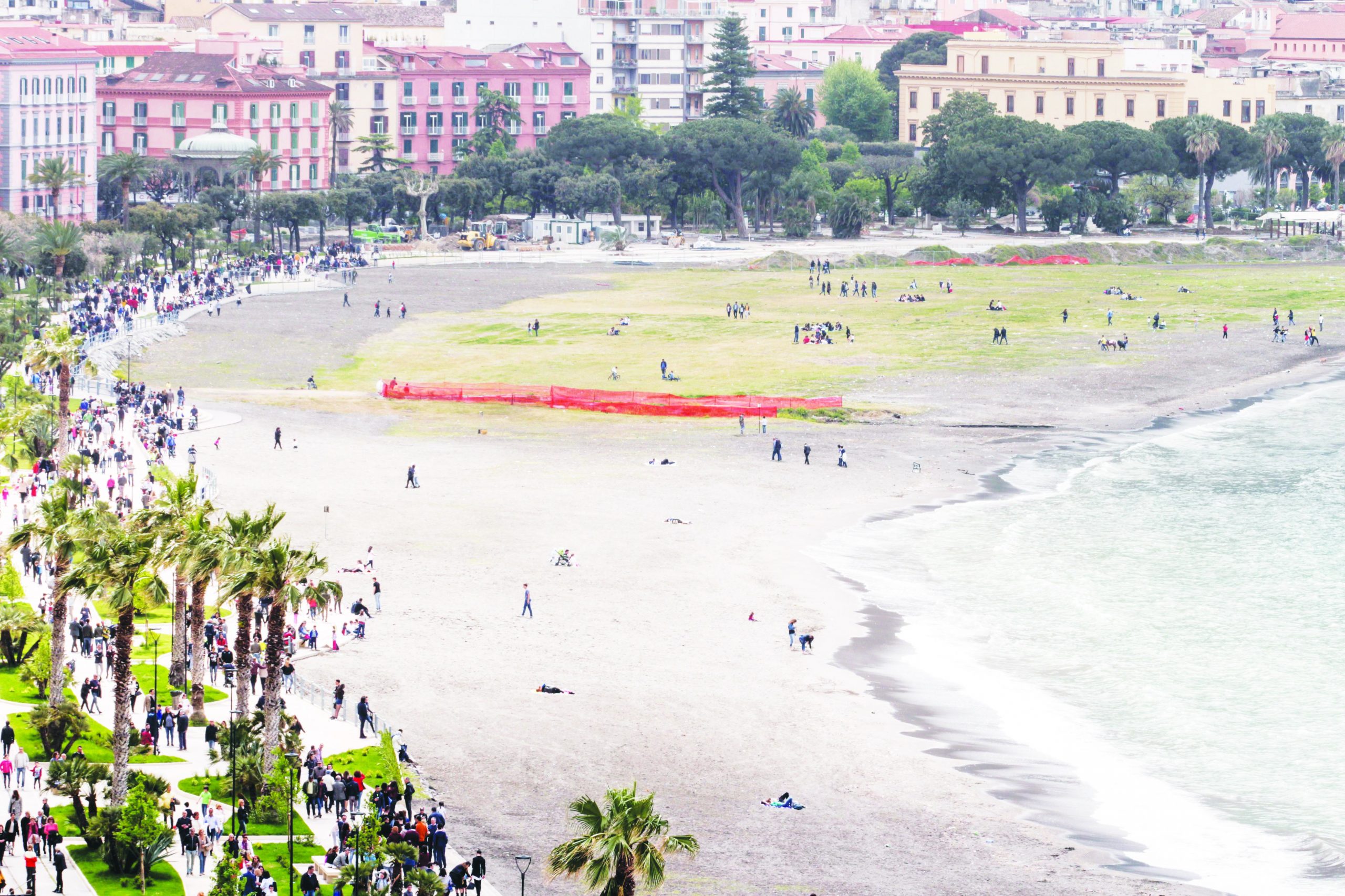 Castellammare. Spiagge, la determina pasticciata imbarazza l’amministrazione