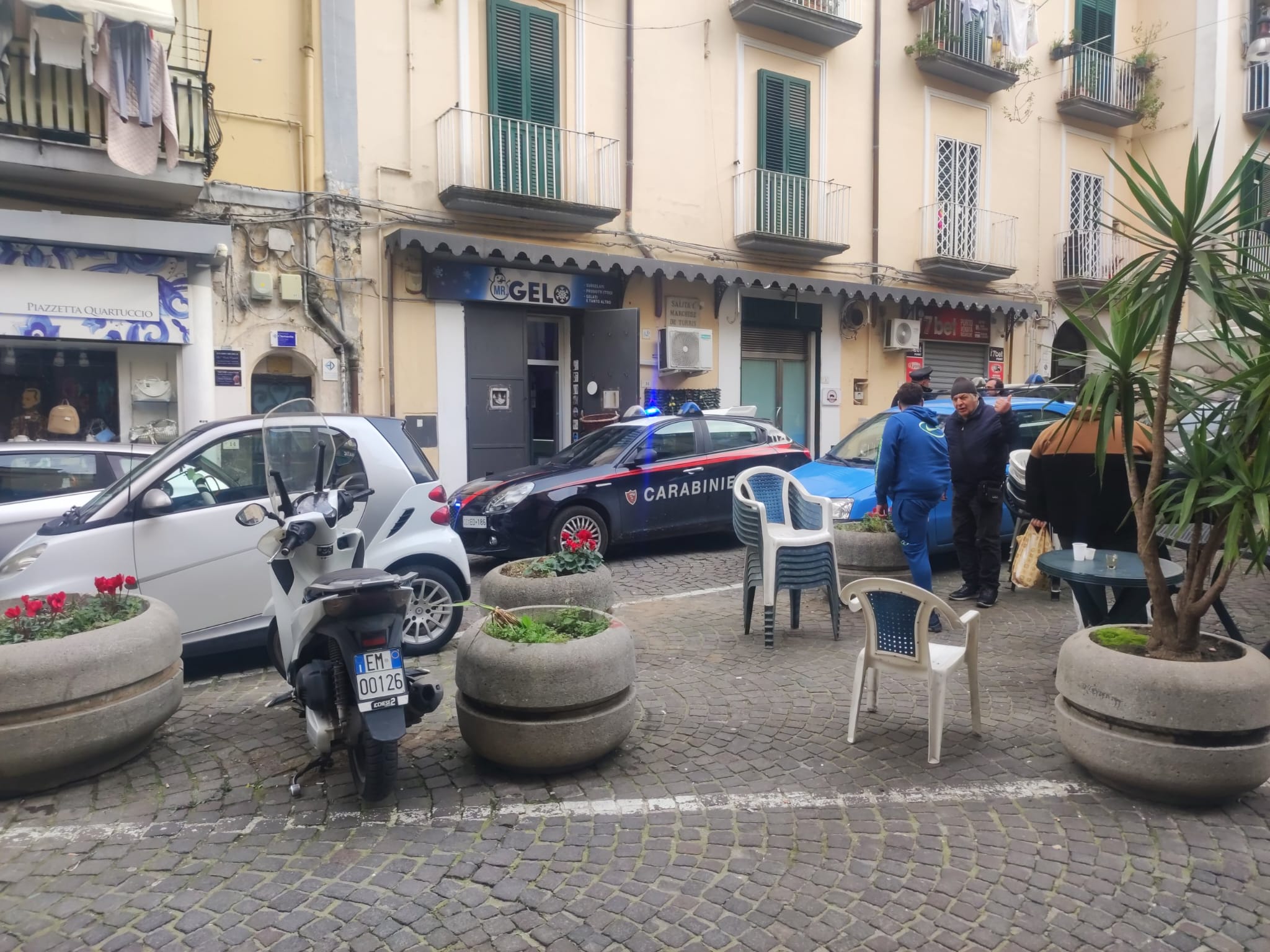 Spari in centro a Castellammare: arrestato un commerciante: «Volevo difendere mia figlia»