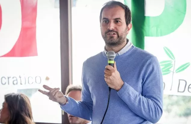 De Luca riparte da Salerno: un piano per lo sviluppo e l’accusa al trasformismo dei partiti