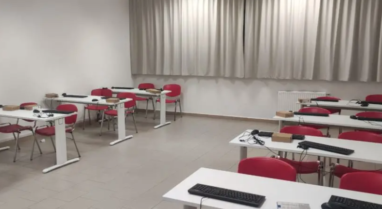 Gragnano, la scuola elementare cade a pezzi, genitori sul piede di guerra