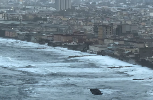 Emergenza maltempo in Campania: esondazioni e frane. Pericoli a Castellammare
