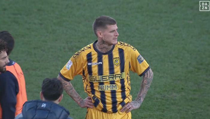 Alisson riprende la Roma, pari in rimonta per il Napoli