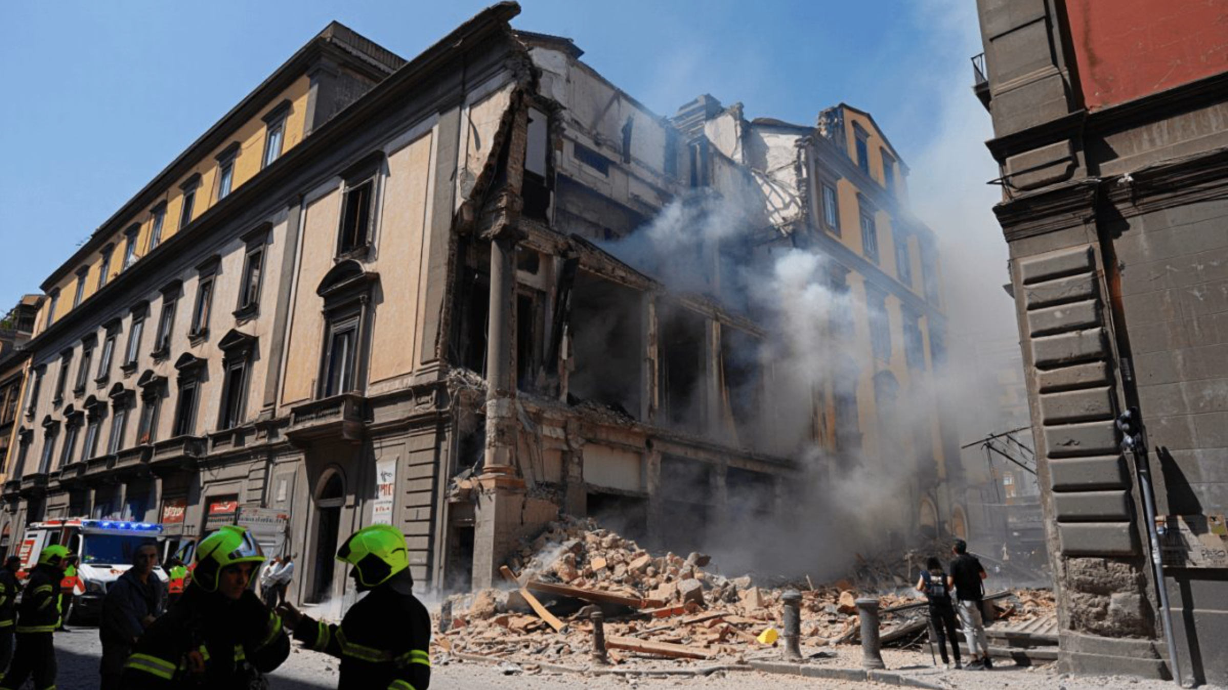 Lo Stato compra il Sannazaro di Napoli, rinascita dopo il devastante incendio che lo ha distrutto