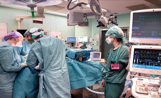 Il cardiochirurgo sul caso-Monaldi: «Cuore sbagliato? La drammatica scommessa per salvare il bambino»