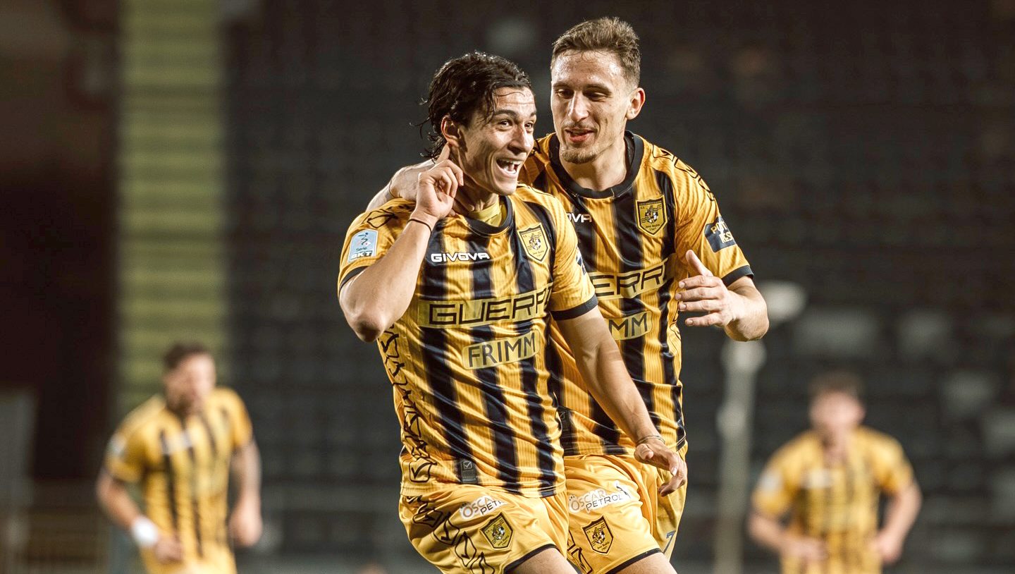 Juve Stabia. Okoro e Burnete si giocano una maglia