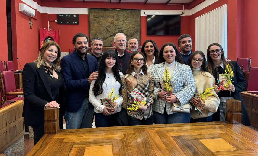 Gli italiani a Dubai: «Vivere e lavorare nonostante la guerra» – IL VIDEO