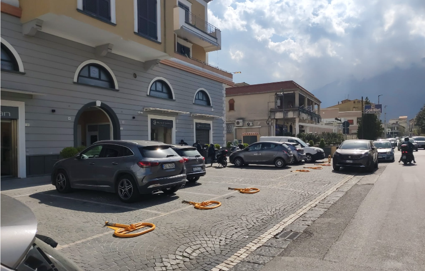 Colpo al circolo internazionale di Castellammare, ruba tre chili di rame ma viene bloccato prima della fuga