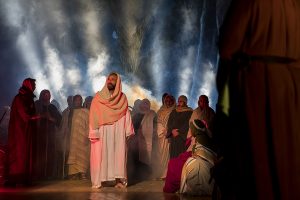 Tradizione e fede, torna la via Crucis a Ravello | FOTO