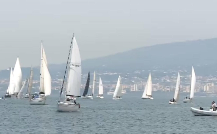 Castellammare, tenta di uccidere il fratello per l’eredità: «L’ho preso solo a schiaffi»