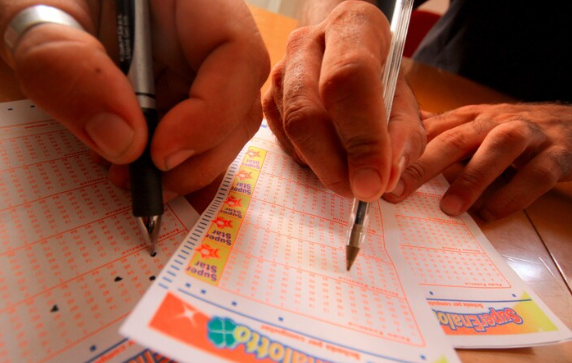 Superenalotto, sfiorato il Jackpot in Campania: tra Napoli e Cava centrati tre “5”