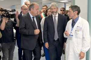 Un momento dell’apertura del pronto soccorso